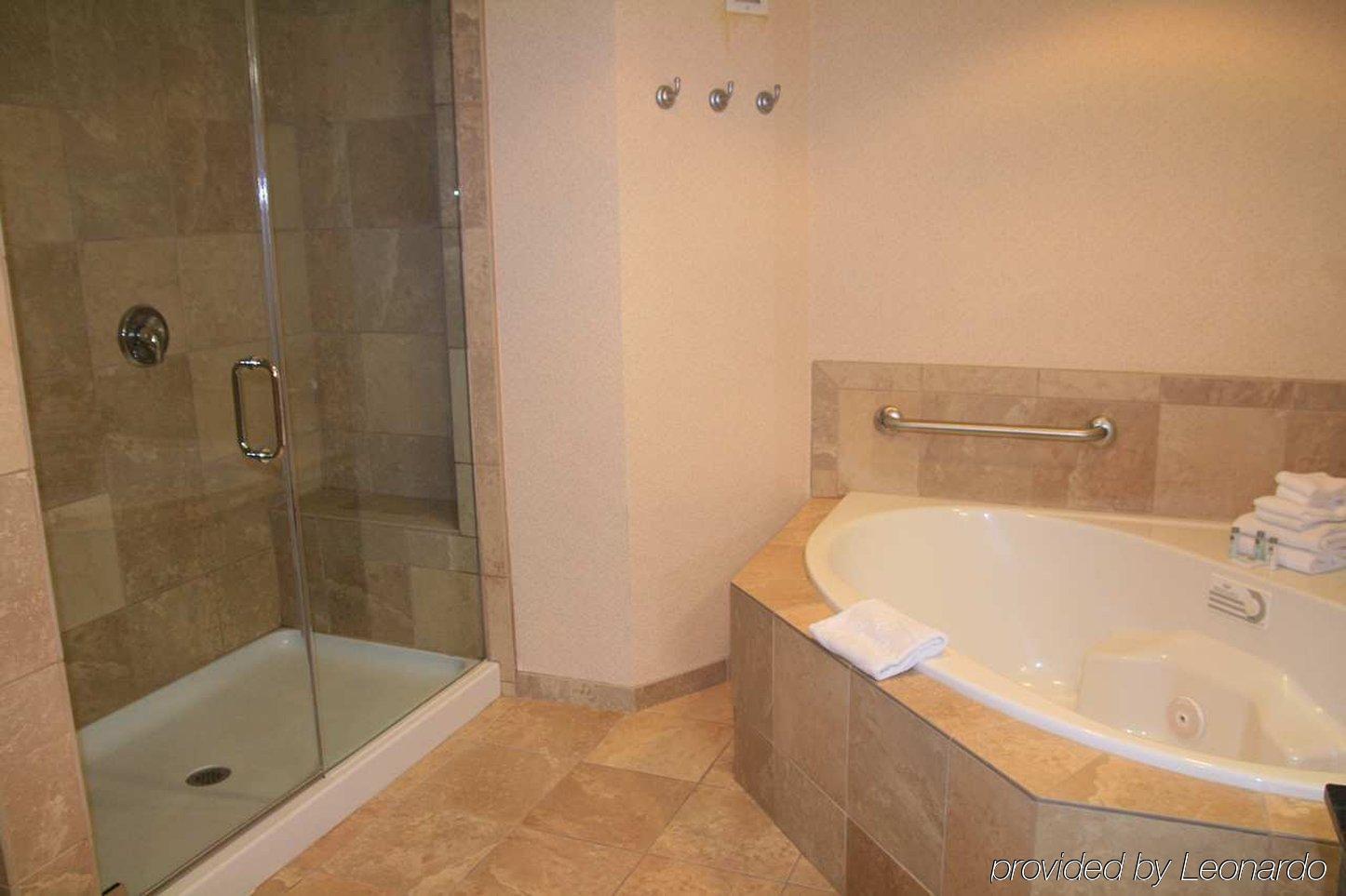 Hampton & Hotel Chino Hills